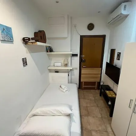 Tiny House In Apartment Rome