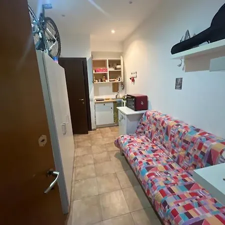 Apartment Tiny House In Rome